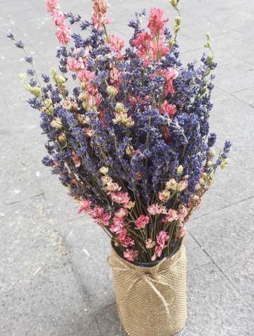 Lọ hoa Lavender phối Phi Yến hồng Vintage