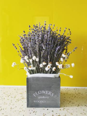 Bình hoa Lavender phối Cúc Ammo Vintage